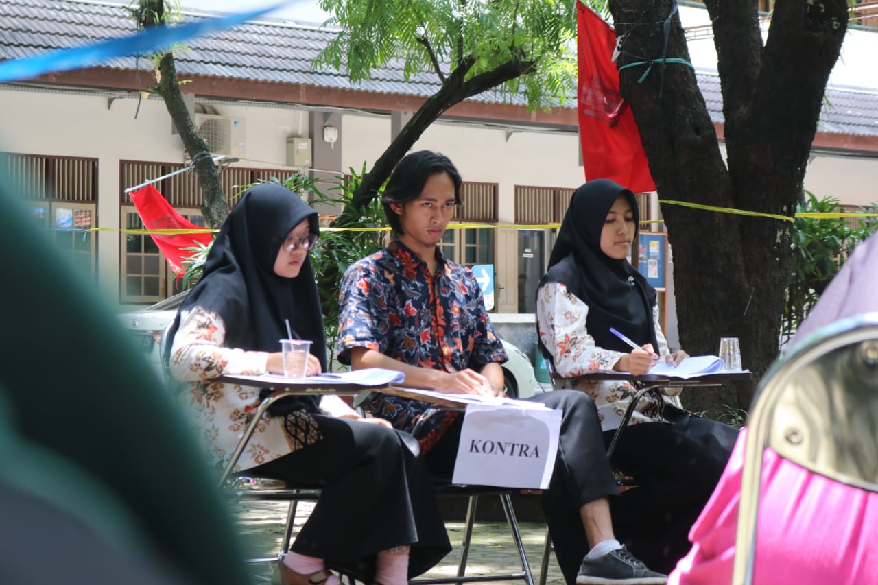 debat debat